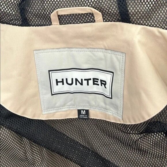 NEW Hunter Ladies' Water & Wind Resistant Rain Jacket, Tan Medium NWT - Picture 7 of 9